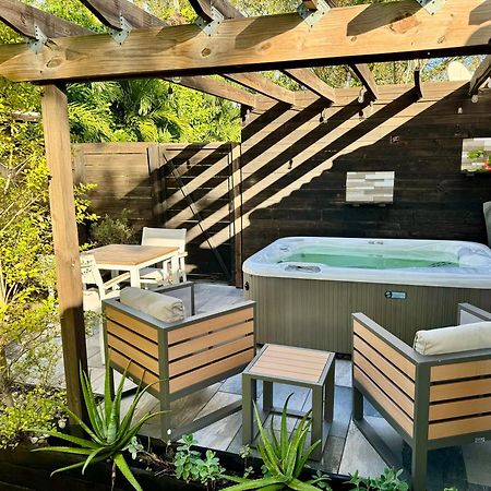 Hot Tub House On Golf Course! 10 Mins To The Beach Miami Exterior photo
